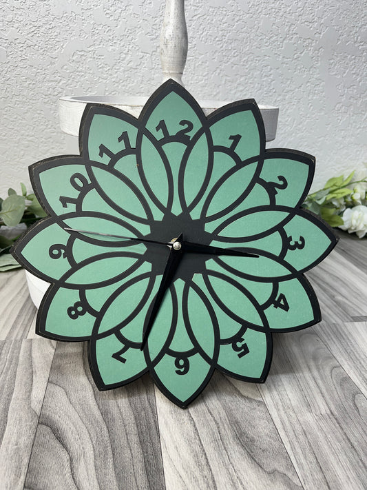 Retro Daisy Clock