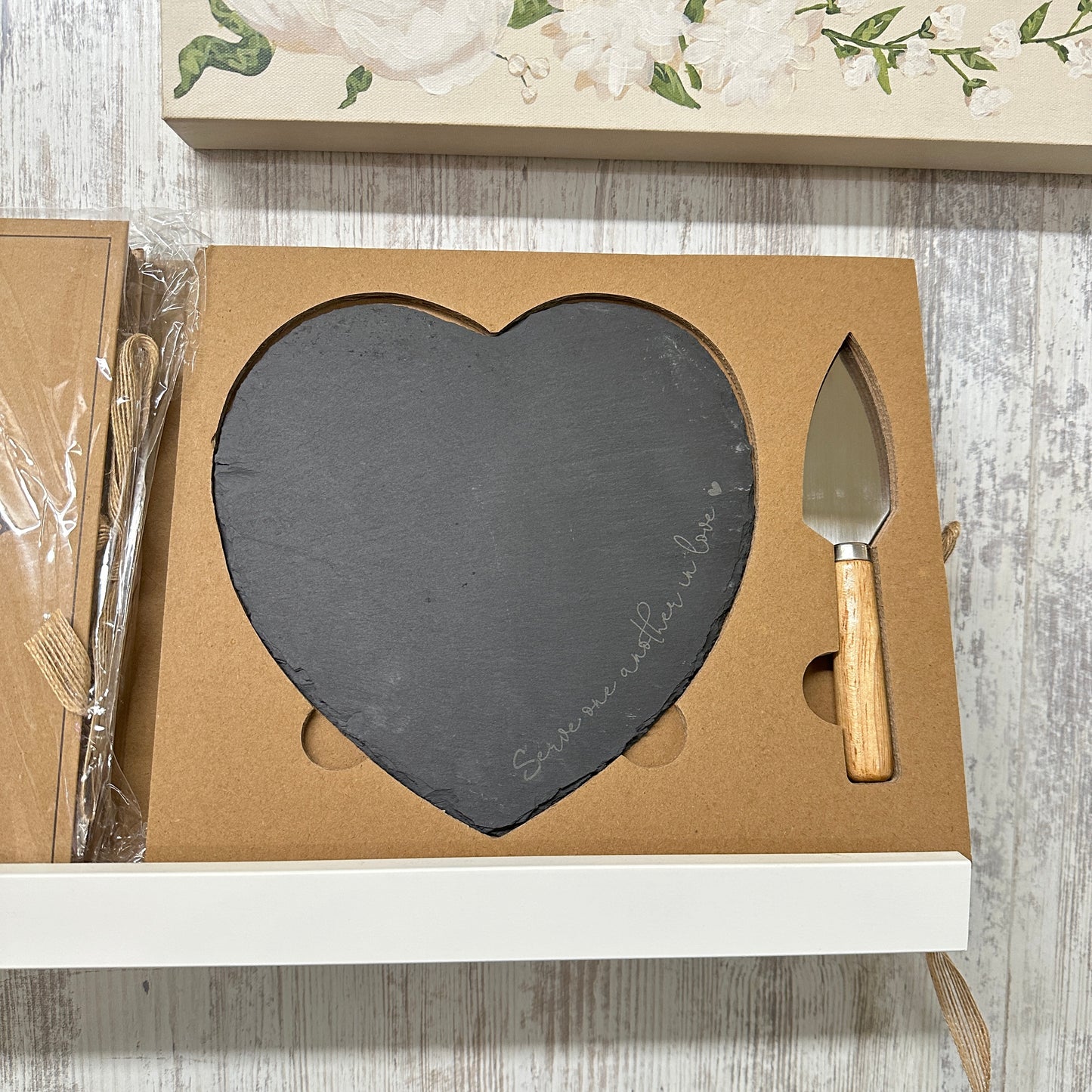 Cardboard Heart Cutting Board Set